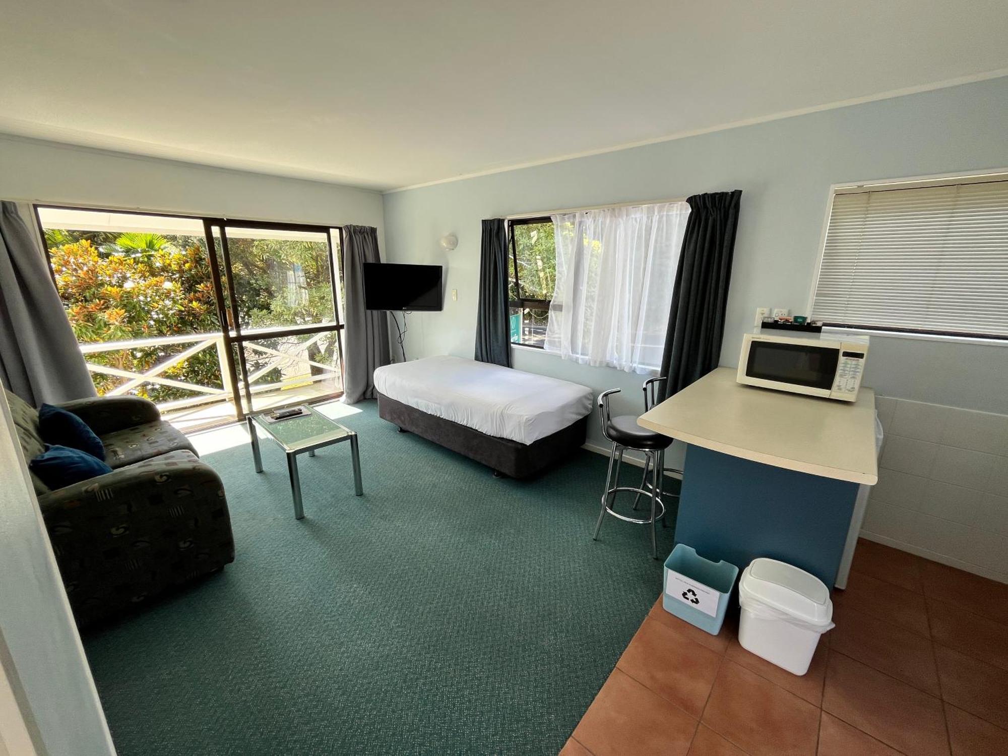 Marlin Court 3*